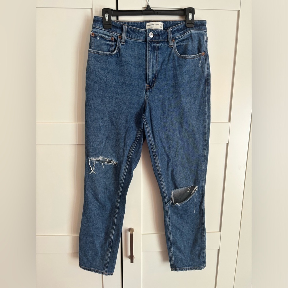 Abercrombie & Fitch the Skinny High Rise Distressed jeans size 29 curve love